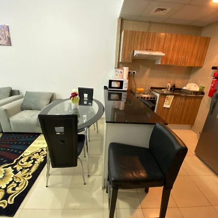 Lovely 1-Bedroom Apartment With Free Parking On Premises Ajman Exterior photo