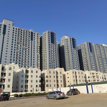 Lovely 1-Bedroom Apartment With Free Parking On Premises Ajman Exterior photo