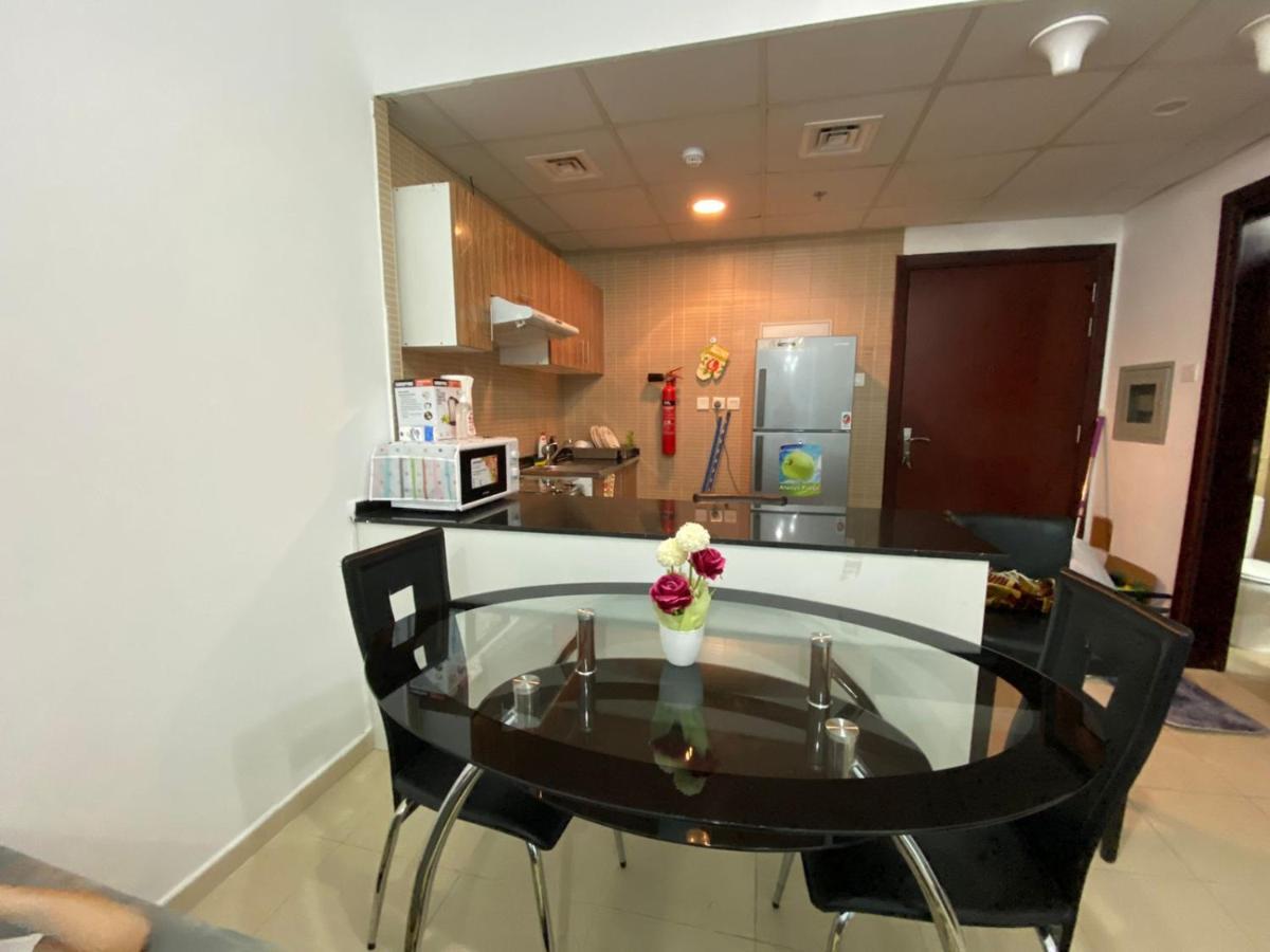 Lovely 1-Bedroom Apartment With Free Parking On Premises Ajman Exterior photo